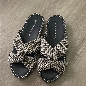 Lucky Brand Fynna Black and White Sandals
